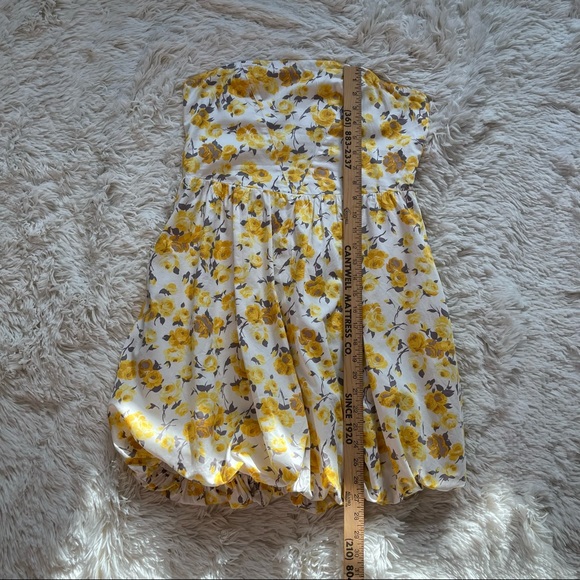 Pins and Needles Size L Yellow Floral Strapless Balloon lined Dress with Pockets - Picture 11 of 15